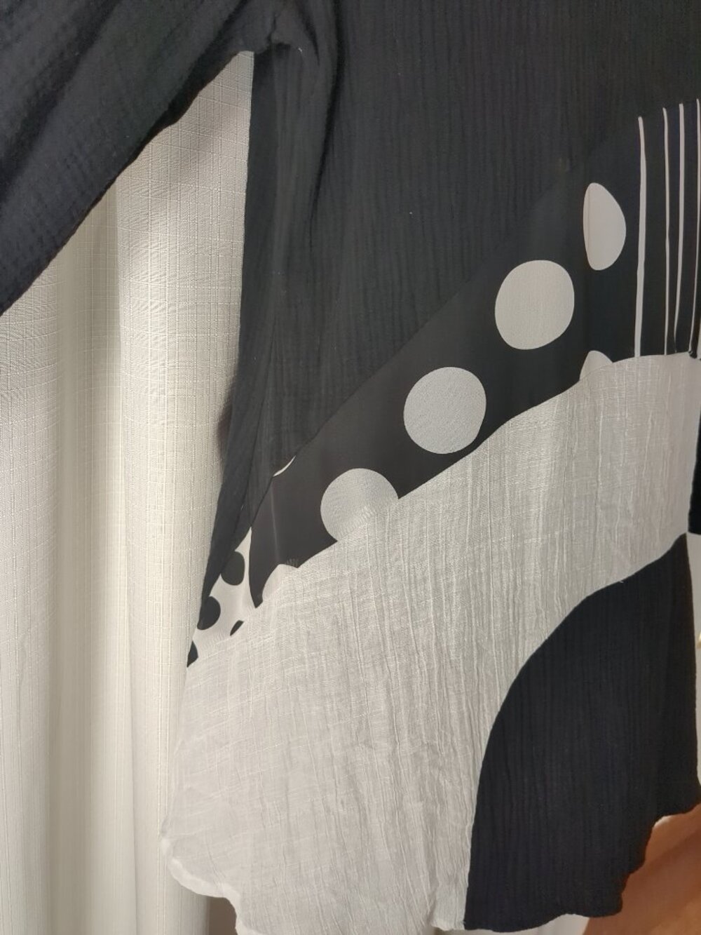 Black / White Pull Over Tunic - Picture 2 of 7